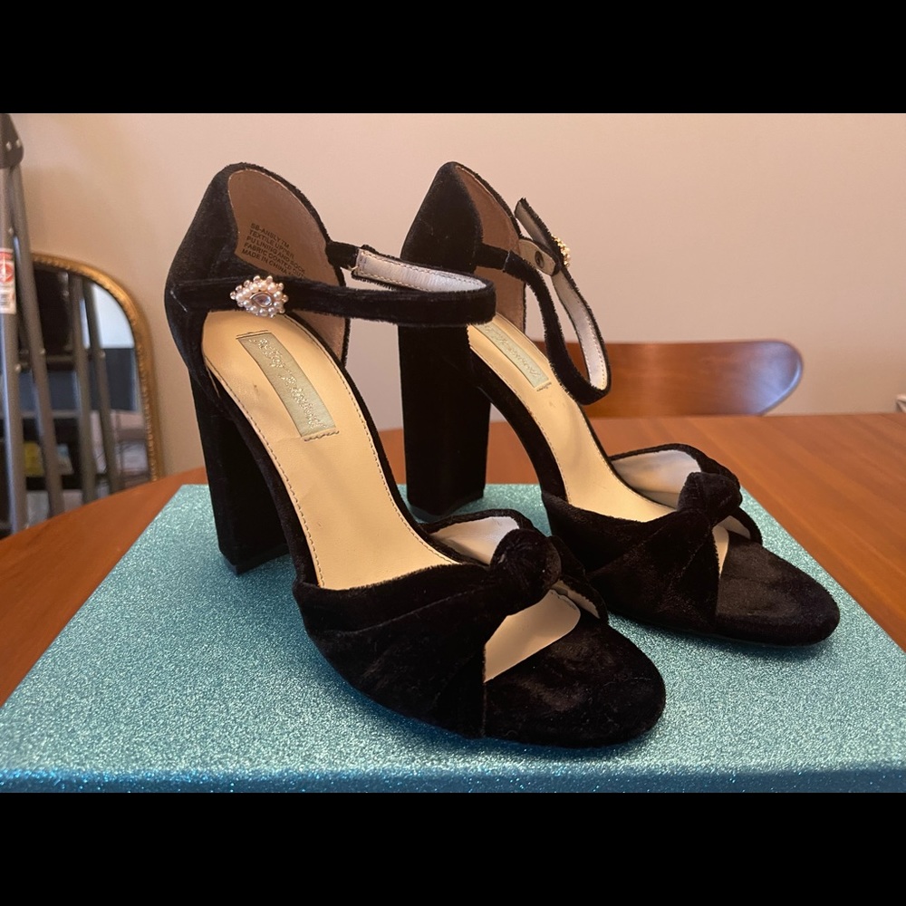 Gently worm by Betsy Johnson Black Velvet Heel - Picture 2 of 6